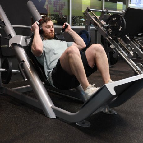 used-gym-equipment-buyers-al-jaddaf-dubai-556949920-big-0